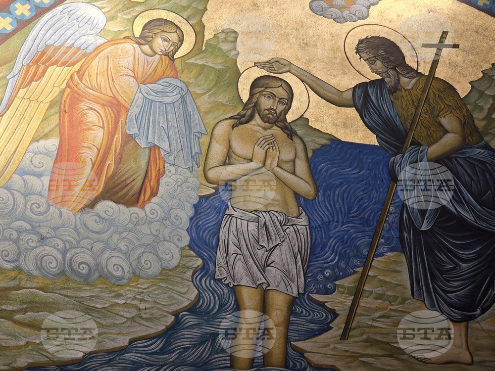 Ловеч - храм „Св. Троица“ - неделна служба