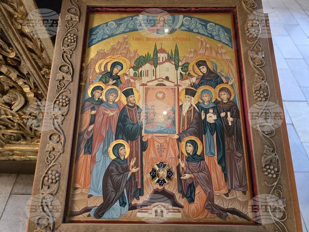 Ловеч - храм „Св. Троица“ - неделна служба