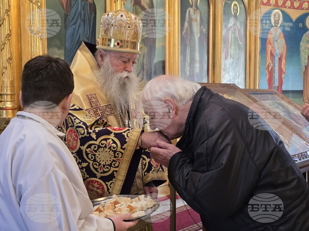 Ловеч - храм „Св. Троица“ - неделна служба