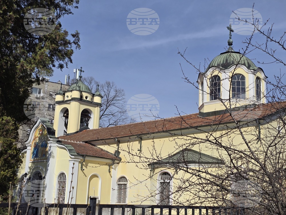 Ловеч - храм „Св. Троица“ - неделна служба