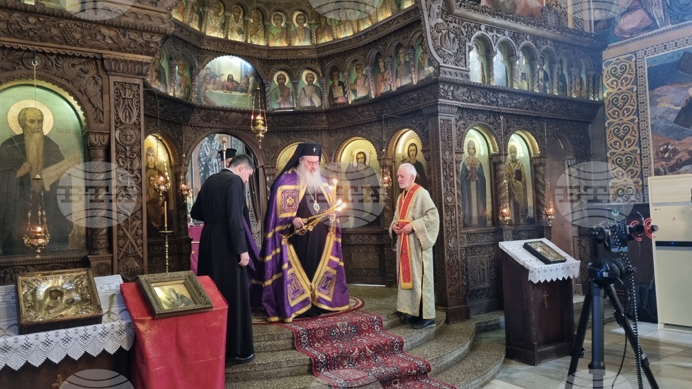 Търговище - Василиева света Литургия - митрополит Йоан