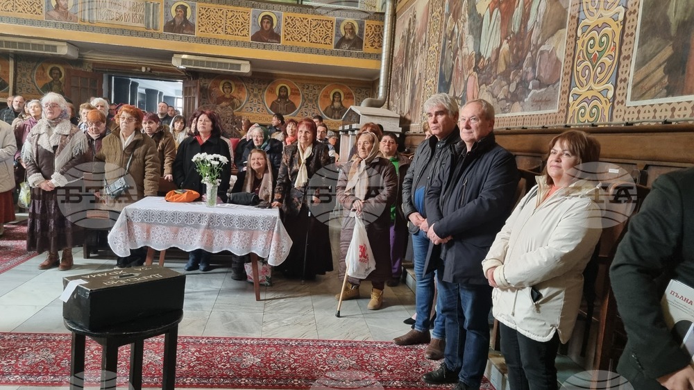 Търговище - Василиева света Литургия - митрополит Йоан