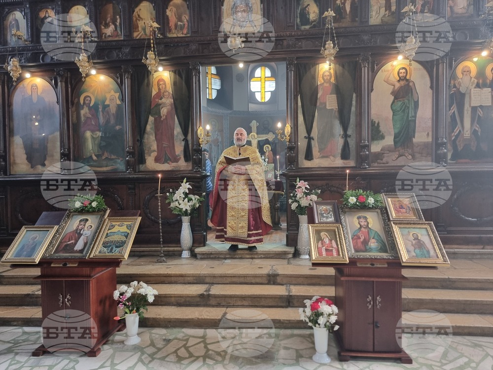 Истинската промяна започва с покаяние и Божията благодат, каза отец Велико в храм "Св. Троица" в Добрич