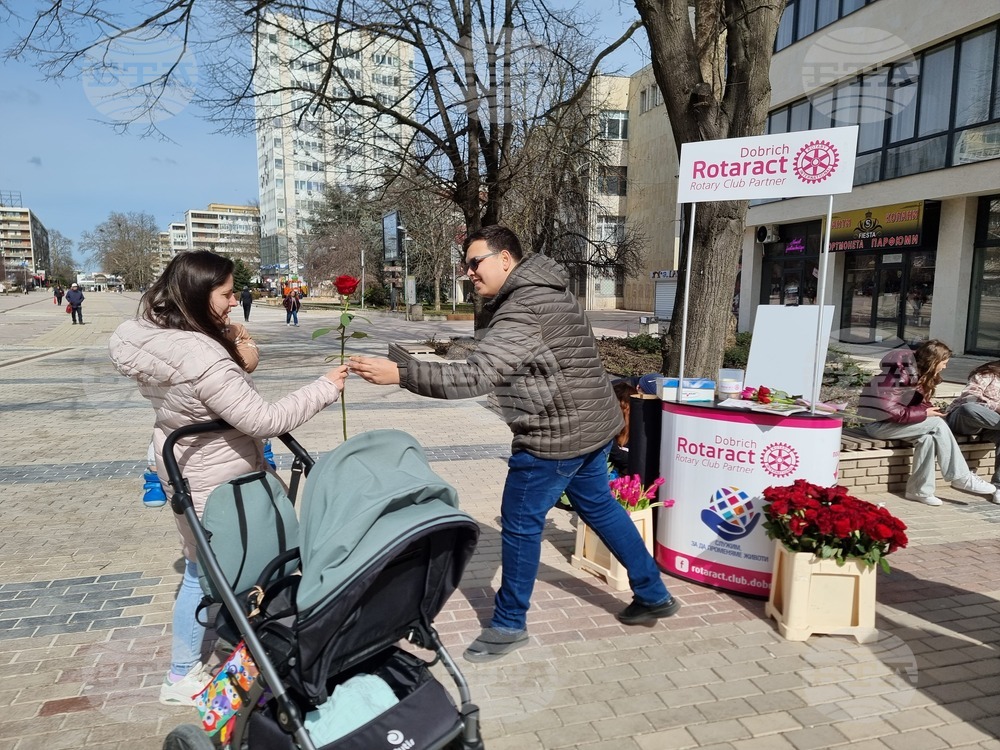 Кампанията „С цвете в ръка срещу репродуктивните проблеми“ събира средства за семейства