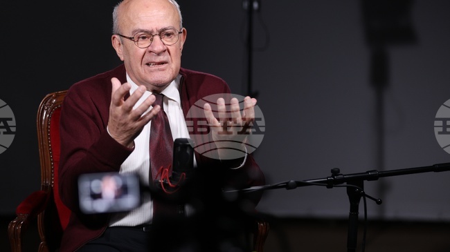 Минчо Минчев в „Час ЛИК“ на БТА: Критичността е само към хора, които могат