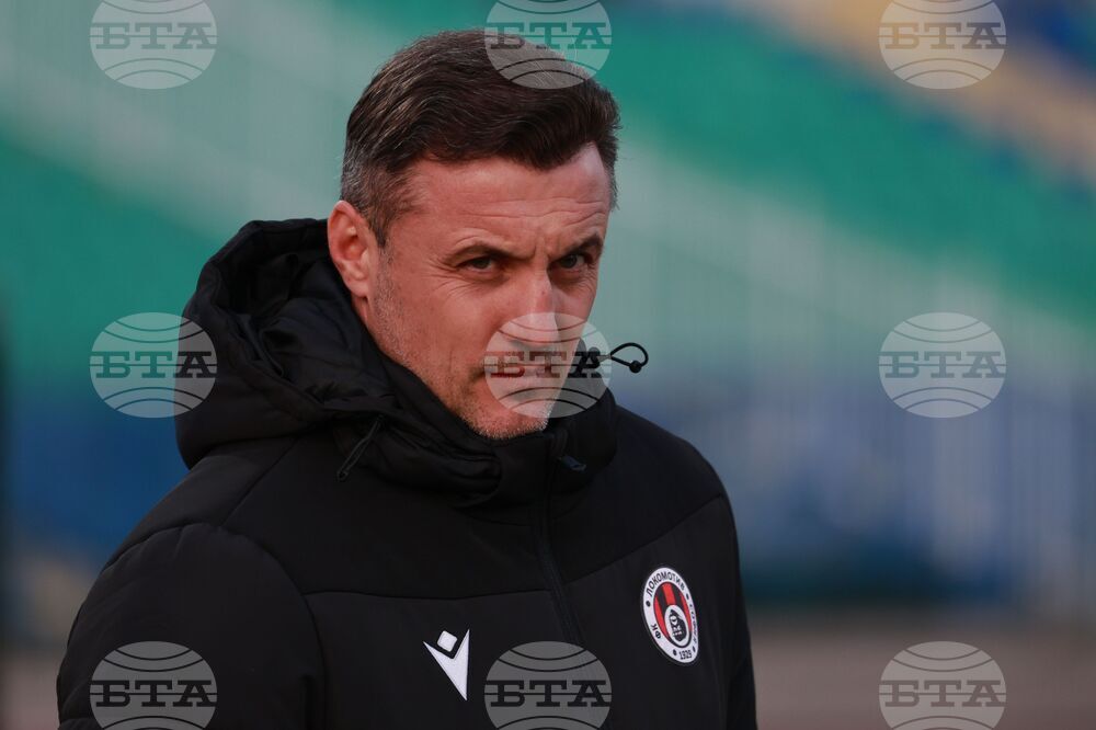 „Пропуснахме две чисти ситуации при 0:1, които можеха да ни върнат в мача“, съжалява старши треньорът на Локомотив (Сф) Станислав Генчев