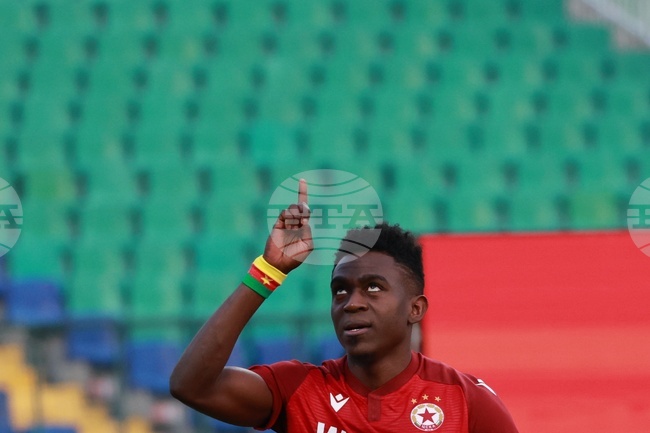 Сръбският шампион Цървена звезда (Белград) се интересува от халфа на ЦСКА Джеймс Eтo'o, твърди камерунско издание