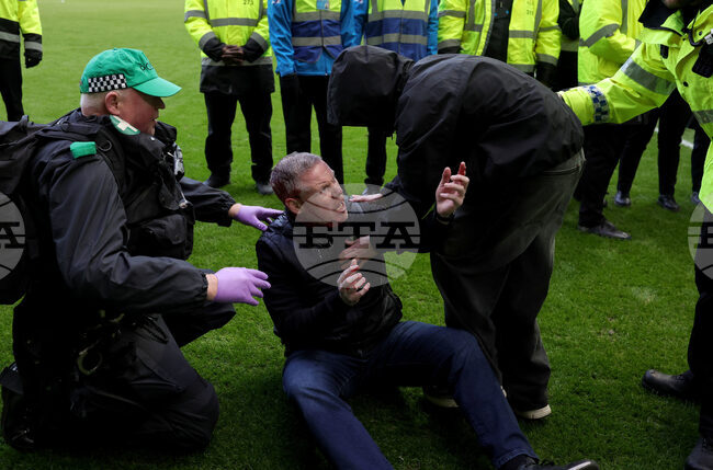 Полицията в Шотландия е задържала десетки фенове след дербито между Рейнджърс и Селтик 