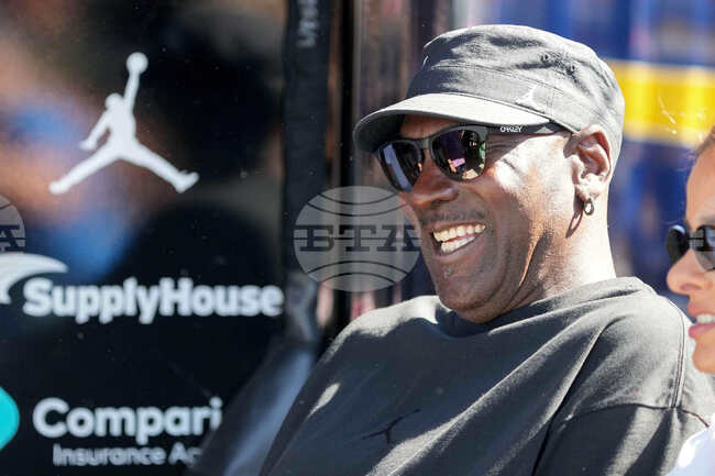 NASCAR Phoenix Auto Racing