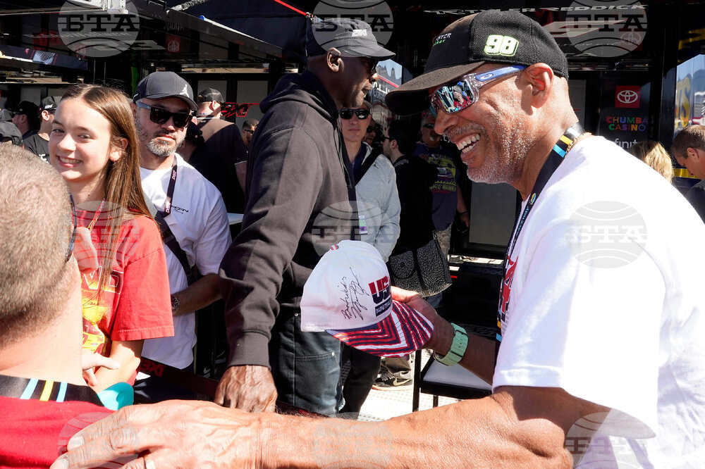 NASCAR Phoenix Auto Racing