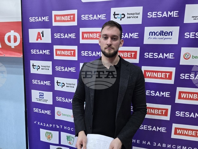 Направихме много грешки, които водят до кош, каза след загубата от Спартак Плевен треньорът на Левски Александър Папазов