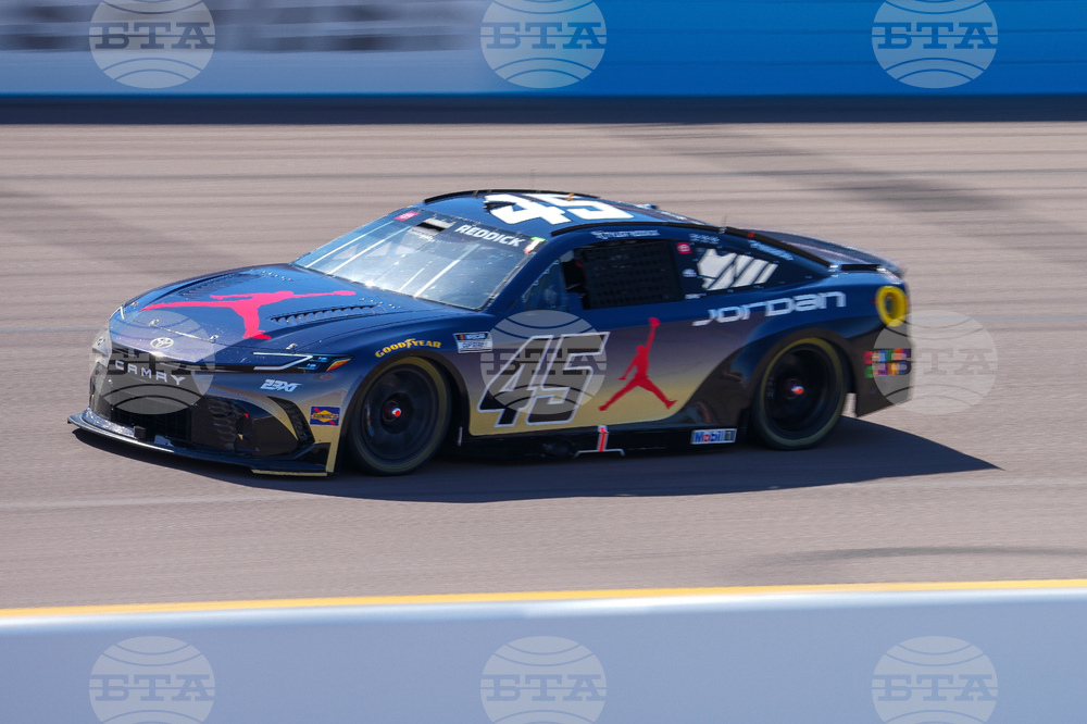 NASCAR Phoenix Auto Racing