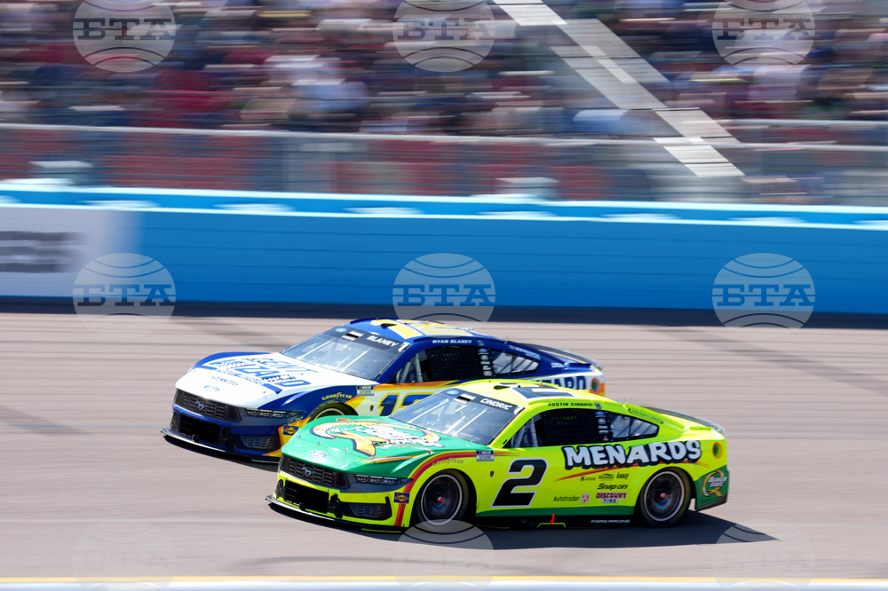 NASCAR Phoenix Auto Racing