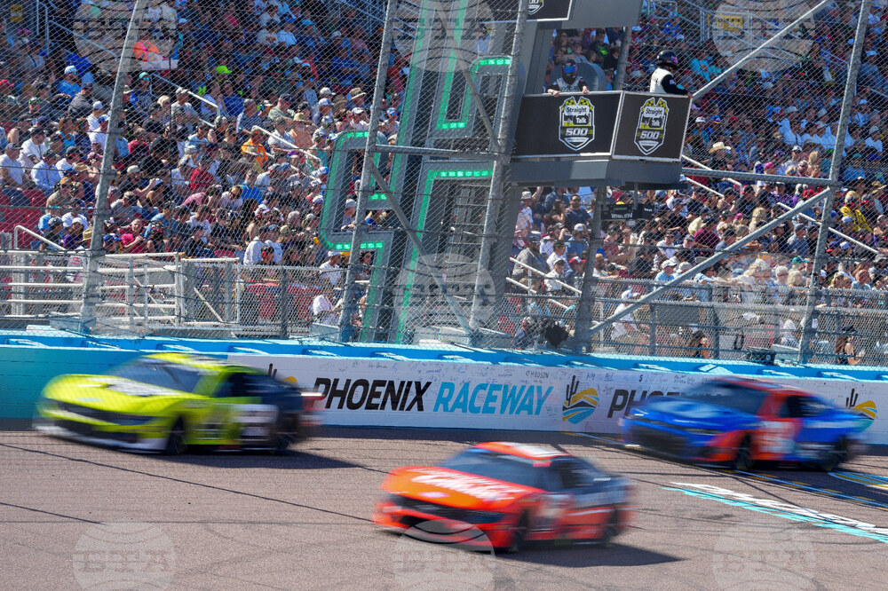 NASCAR Phoenix Auto Racing