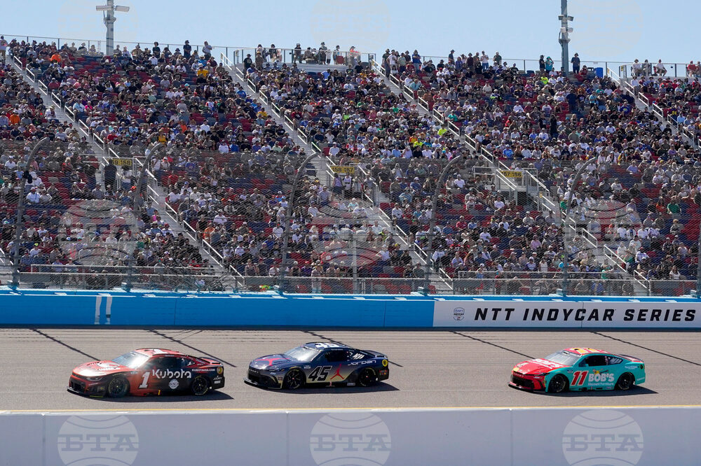 NASCAR Phoenix Auto Racing