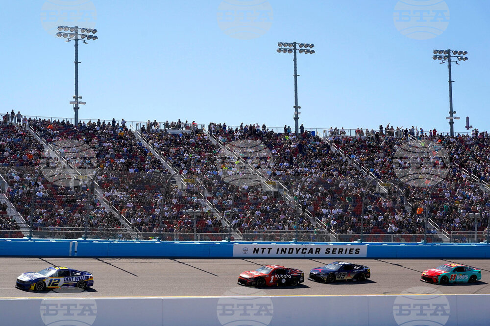 NASCAR Phoenix Auto Racing