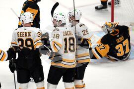 Bruins Penguins Hockey