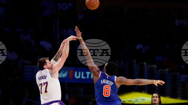 Лос Анджелис Лейкърс спечели срещу Ню Йорк в двубой от НБА