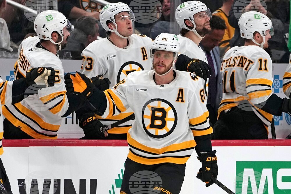 Bruins Penguins Hockey