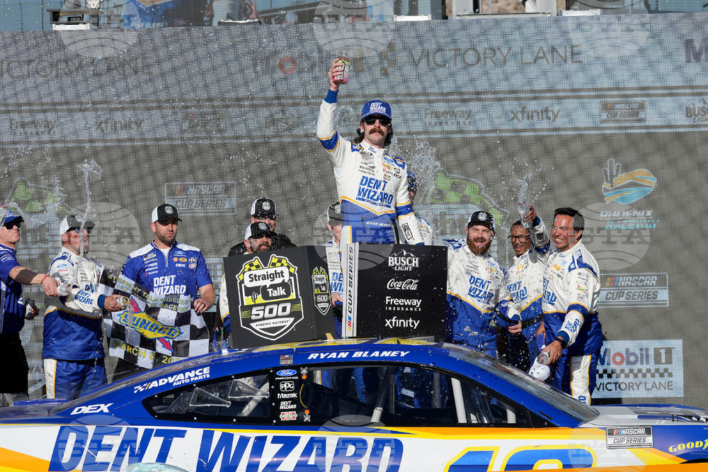 NASCAR Phoenix Auto Racing