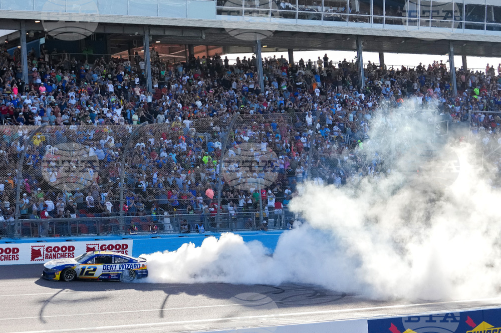 NASCAR Phoenix Auto Racing