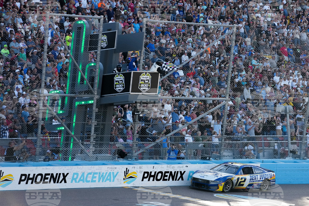 NASCAR Phoenix Auto Racing