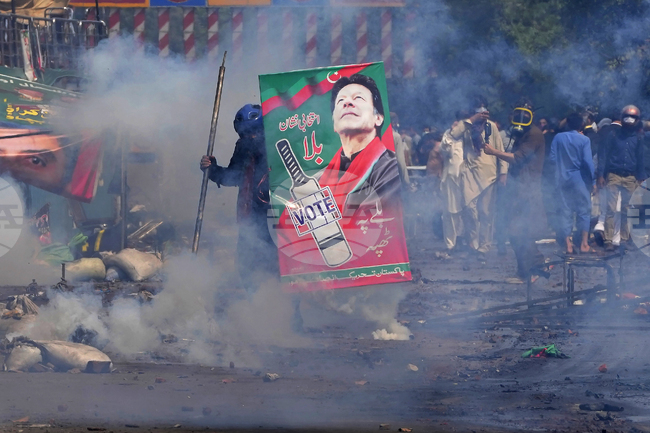 Пакистански съд постанови доживотни присъди за журналисти, ютюбъри и пенсионирани офицери по обвинение в подстрекателство към насилие