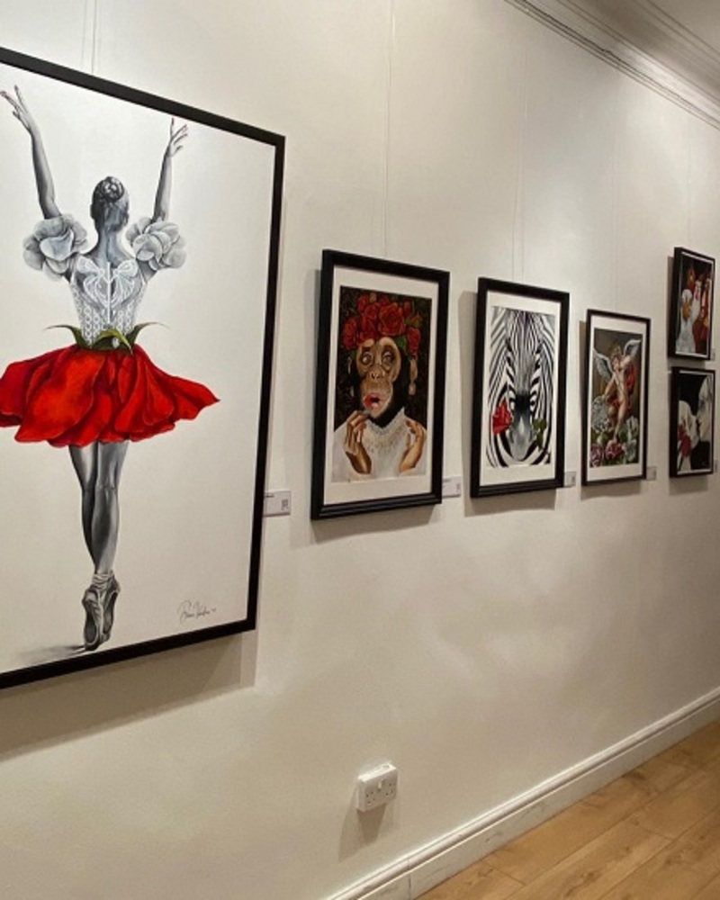 Bulgarian Artist Diana Vanstone's Works on Display at Embassy in London
