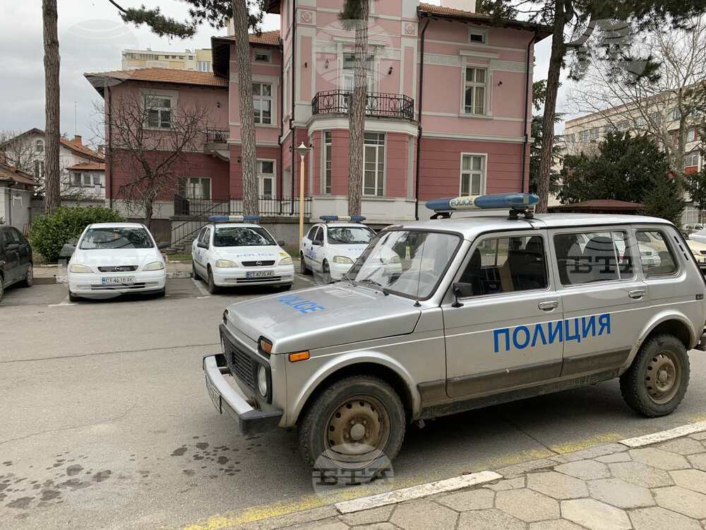 Министър Даниел Митов разпореди проверка на Районното управление в Казанлък след случая, при който задържан почина в лечебно заведение