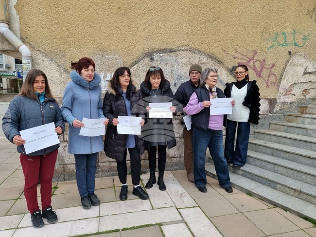 Работещи в "Български пощи" в Ямбол се включиха в организирания от КНСБ протест за увеличение на заплатите