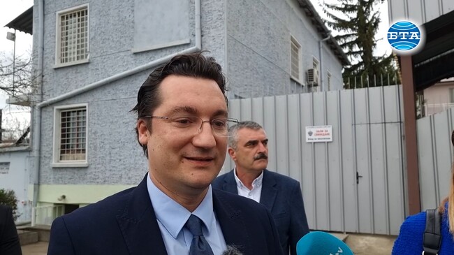 Връщането на хартиената бюлетина не върна избирателите пред урните, каза в Сливен правосъдният министър Крум Зарков