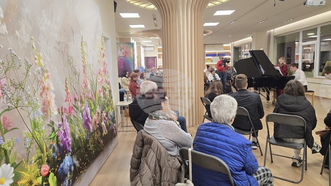 Послание за мир между народите отправиха по време на концерт цигуларката Сибора Ресюли и пианистът Иван Стоилков