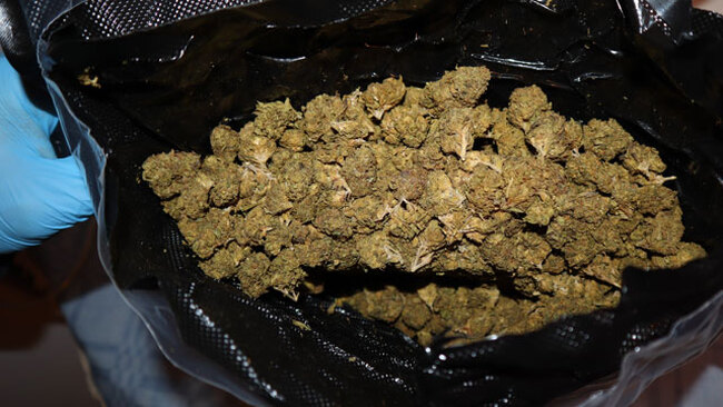 Над един килограм сух канабис са иззели полицейски служители във Видин