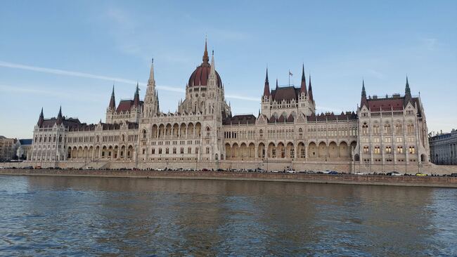 Културно събитие на "Движение на просветителите" и РНБ "П. Р. Славейков" - Велико Търново в библиотеката на Унгарския парламент