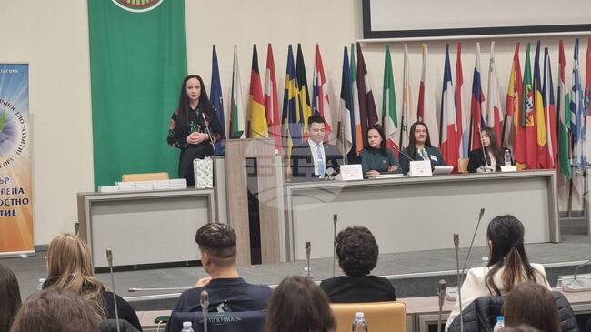 В Стара Загора се състоя открита лекция, посветена на ролята на младите хора в глобалните процеси