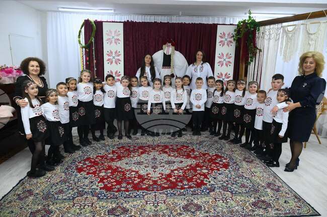 Децата от детска градина „Детелина“ в Гоце Делчев изнесоха концерт, посветен на Освобождението и на Осми март