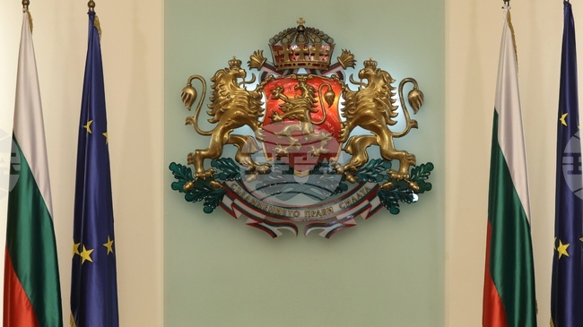 Президентът Илияна Йотова ще удостои с орден „Св. св. Кирил и Методий“ дейци на науката и образованието