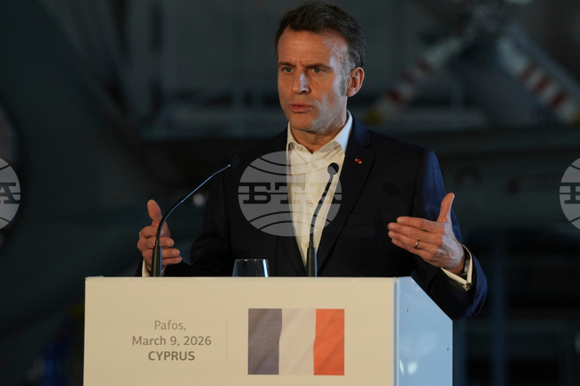 Франция ще изпрати два военни кораба в Червено море, съобщи Макрон по време на посещение в Кипър