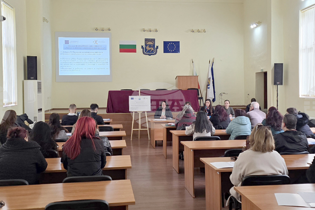 Деца от уязвими групи от Кърджали и техните родители ще бъдат обхванати в проект за приобщаващо образование