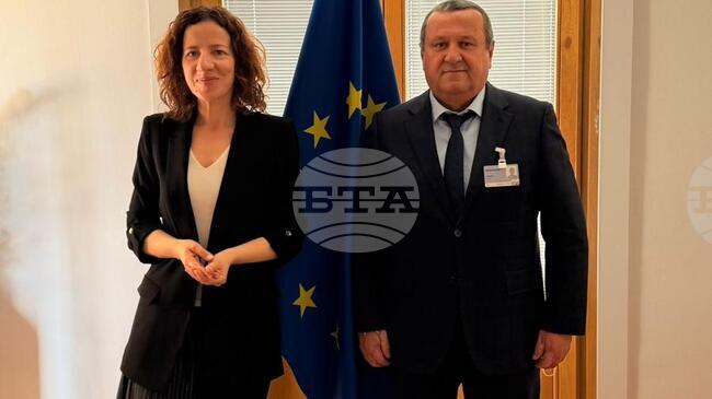 Служебният социален министър Хасан Адемов запозна заместник-председателя на ЕК Роксана Мънзату с усилията на кабинета да защити най-уязвимите хора