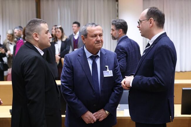 Caretaker Social Policy Minister Ademov Briefs EC Vice-President Minzatu on Cabinet’s Efforts to Protect Most Vulnerable 