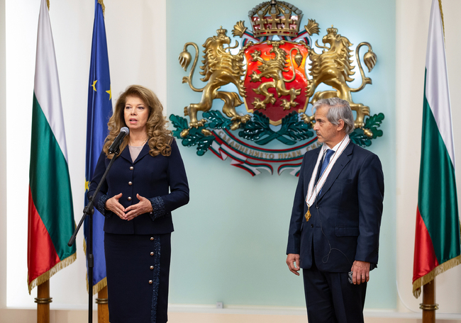 Държавният глава удостои посланика на Република Аржентина в България с орден „Мадарски конник“ първа степен