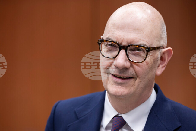 Засега не е необходимо допълнително освобождаване на петрол от стратегическите резерви, заяви финансовият министър на Франция