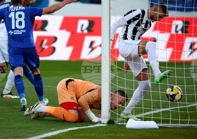 Локомотив (Пловдив) с остра позиция срещу съдийството в двубоя с Левски