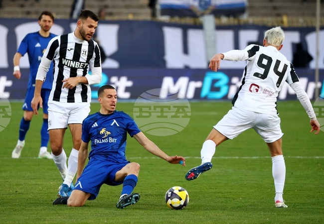 Още един основен футболист на Локомотив (Пловдив) е с контузия, пропуска мача със Септември