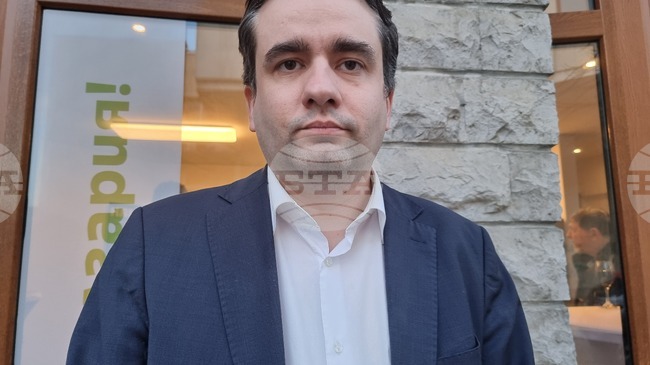 Честите смени на членове на секционни избирателни комисии до последния момент са сериозен проблем за изборния процес, каза Божидар Божанов