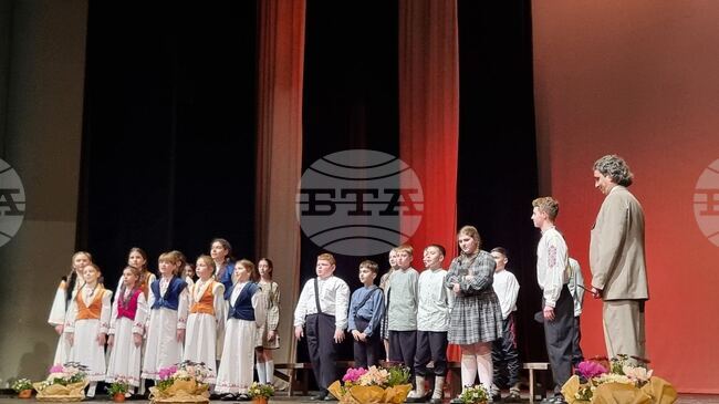 С празничен концерт бяха отбелязани 185 години от създаването на Шесто основно училище „Свети Никола“ в Стара Загора