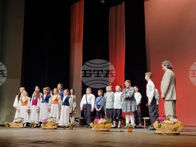 С празничен концерт бяха отбелязани 185 години от създаването на Шесто основно училище „Свети Никола“ в Стара Загора