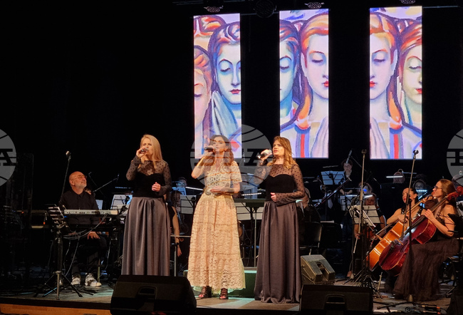 Варна - Нина Николина - спектакъл „Любовни народни песни“