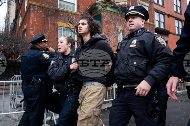 APTOPIX Gracie Mansion Protests